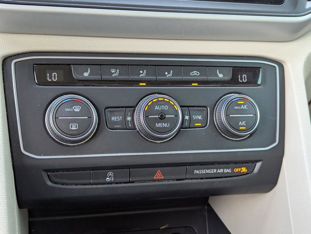 Used 2021 Volkswagen Atlas SE w/ Panoramic Sunroof Package FWD image 38