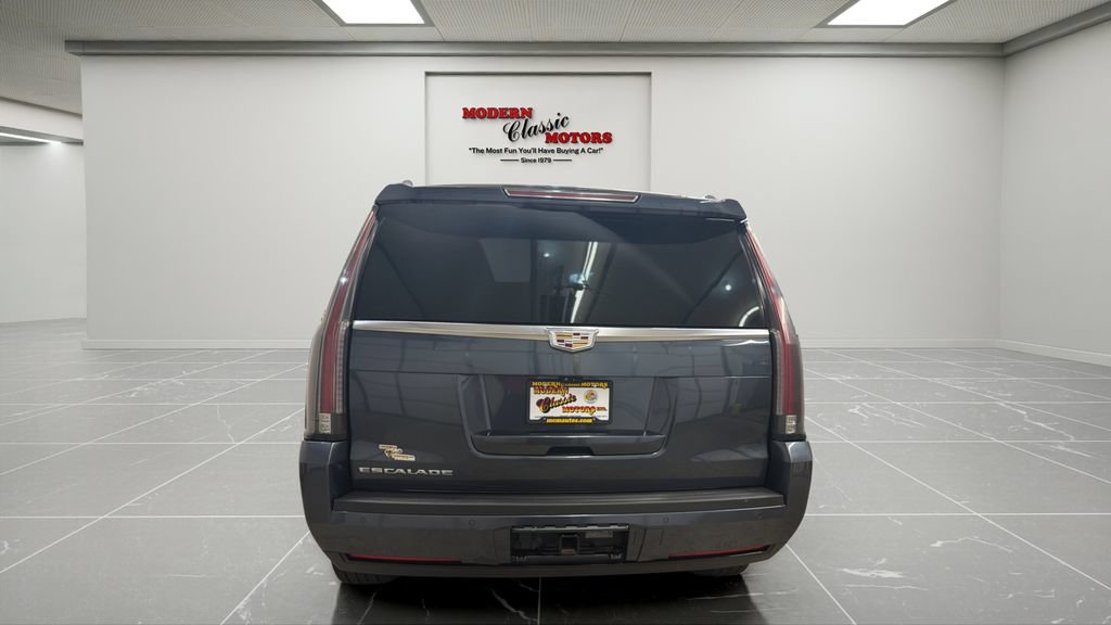 Used 2019 Cadillac Escalade Luxury AWD/4WD image 6