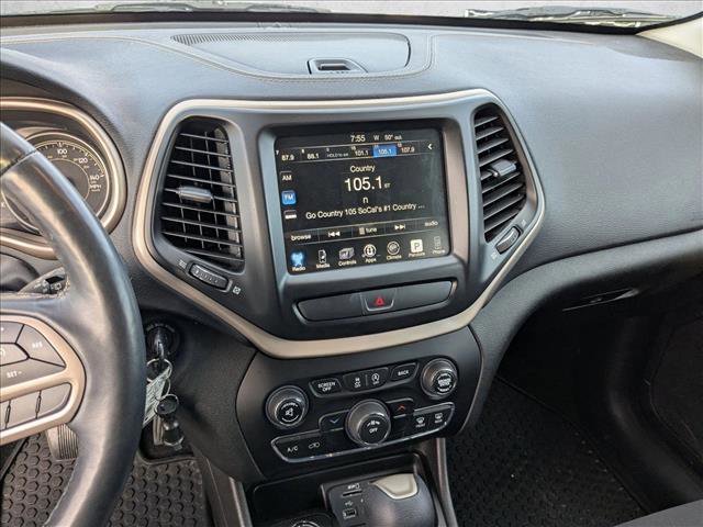 Used 2017 Jeep Cherokee Latitude w/ Cold Weather Group image 12