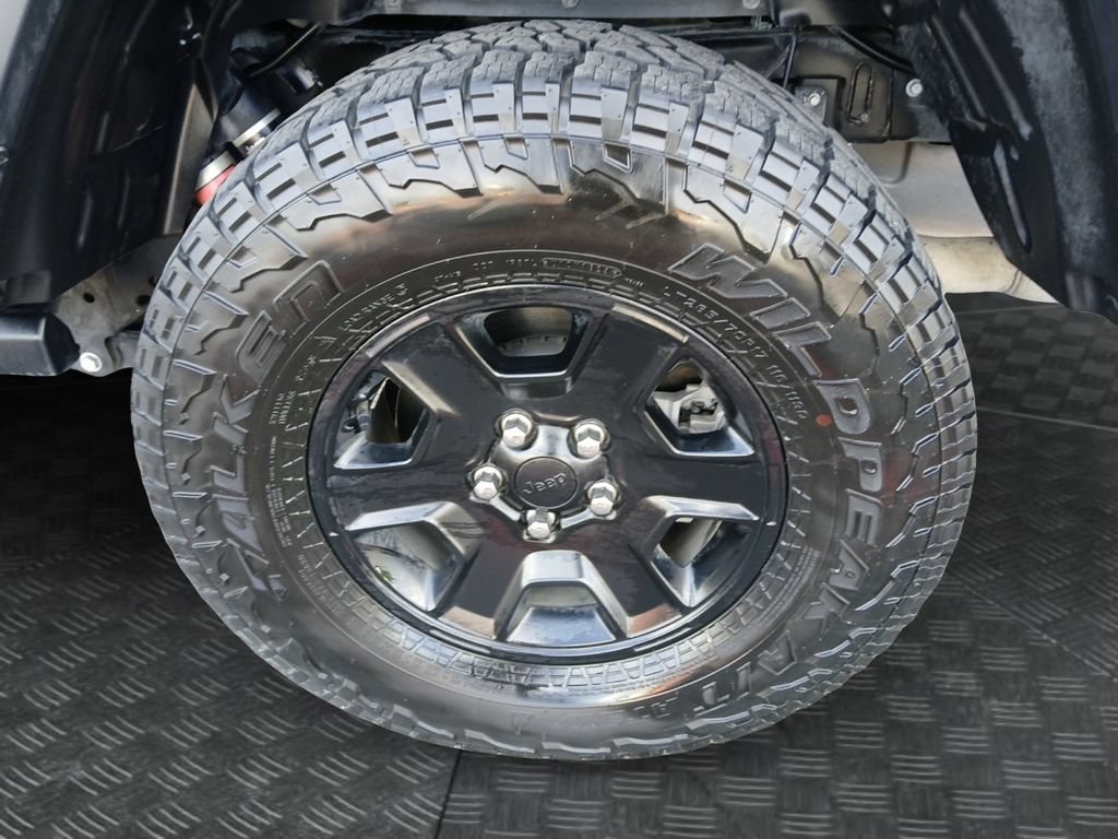 Used 2023 Jeep Gladiator Mojave w/ LED Lighting Group AWD/4WD image 23