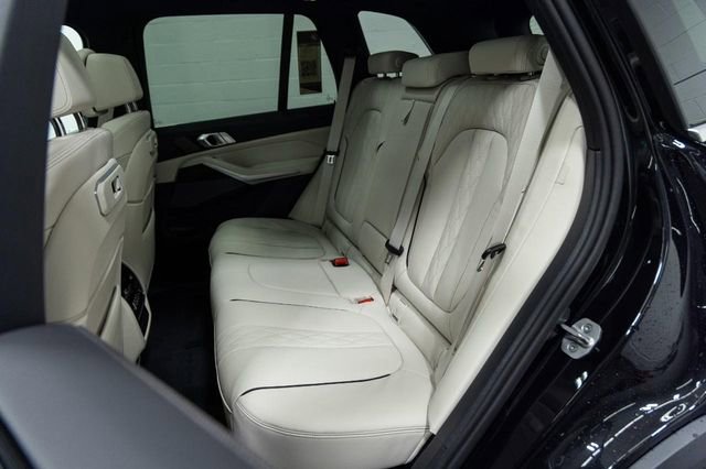 New 2026 BMW X5 xDrive50e image 25