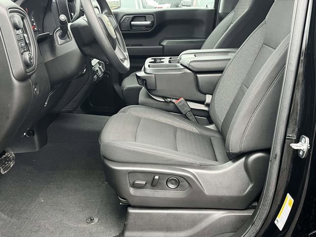 Used 2025 Chevrolet Silverado 1500 Custom w/ Turbomax Blackout Package image 13