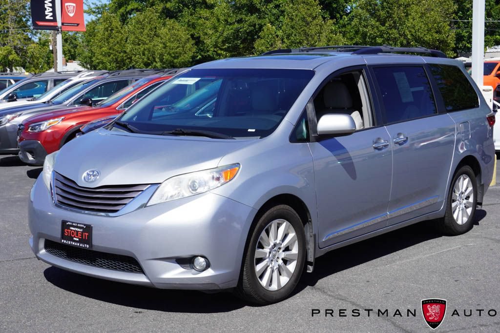 Used 2015 Toyota Sienna XLE w/ XLE Navigation Package AWD/4WD image 4