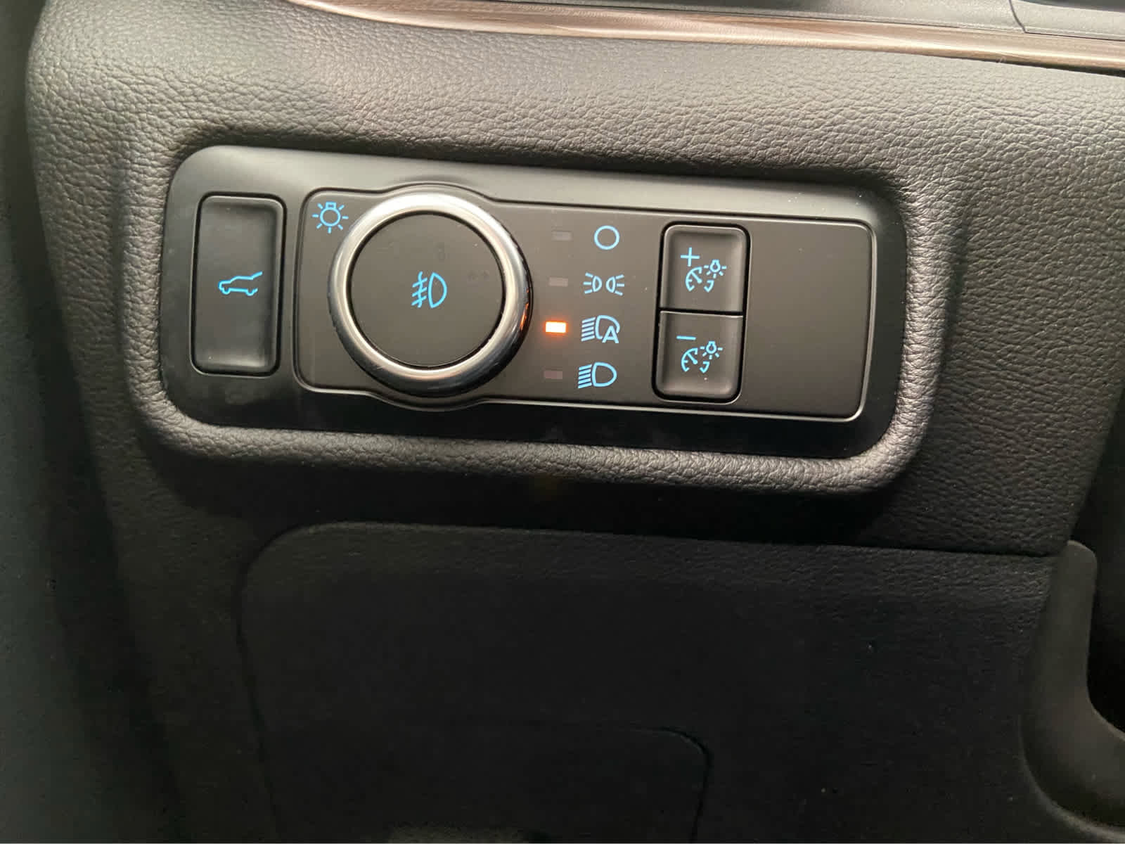 Used 2023 Ford Explorer Limited w/ Limited Technology Package AWD/4WD image 38