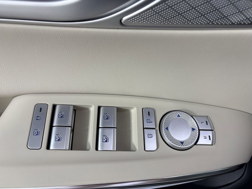 New 2026 Genesis GV70 2.5T AWD/4WD image 14