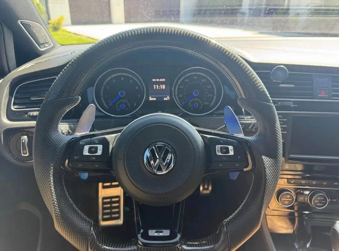 Used 2017 Volkswagen Golf R 4-Door image 12