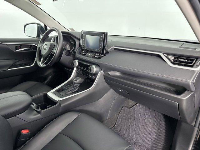 Used 2022 Toyota RAV4 XLE Premium image 25