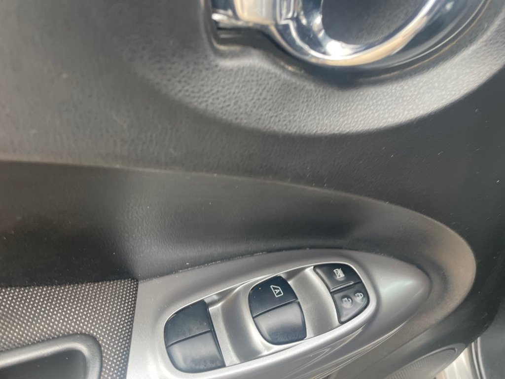 Used 2011 Nissan Juke SL w/ Chrome Pkg FWD image 15