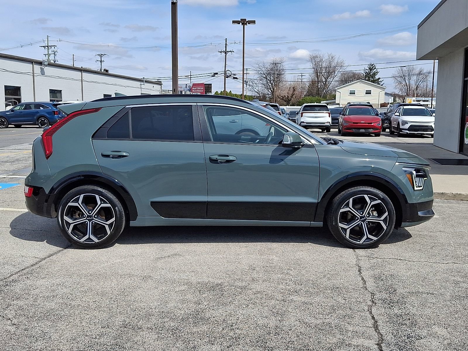 Used 2023 Kia Niro EX Touring image 8