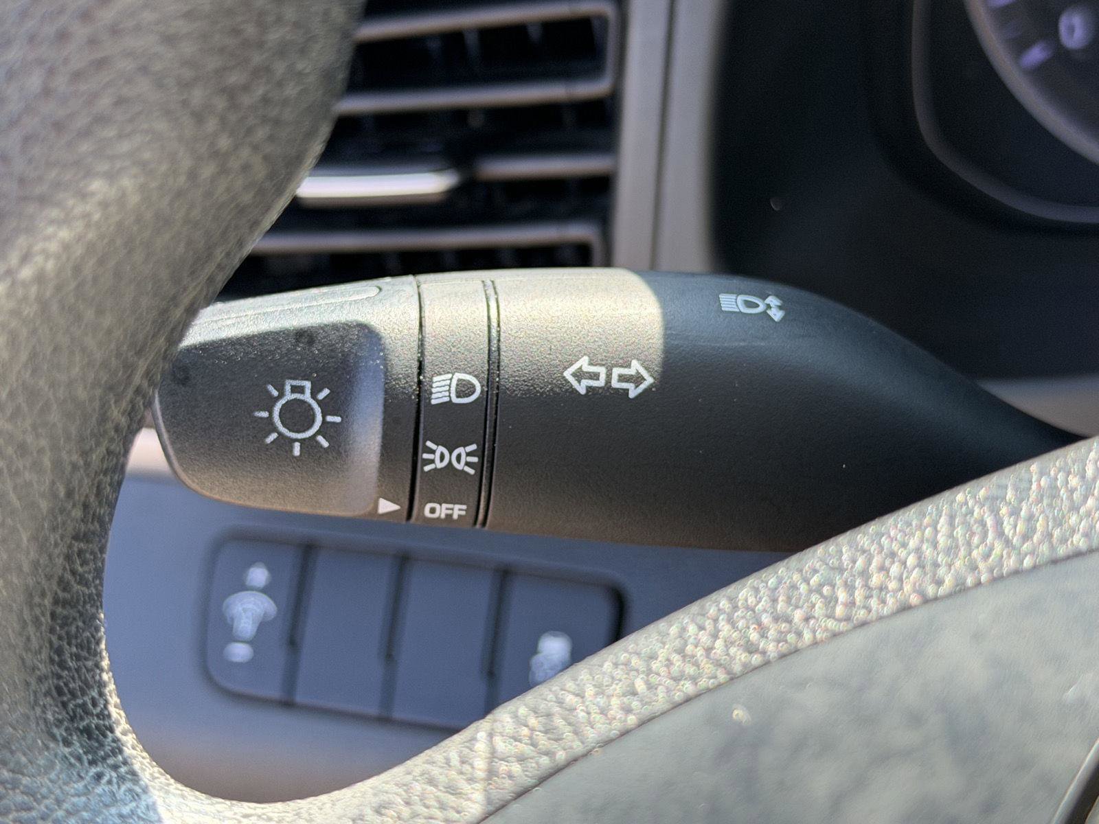 Used 2019 Hyundai Elantra SE w/ Cargo Package FWD image 17