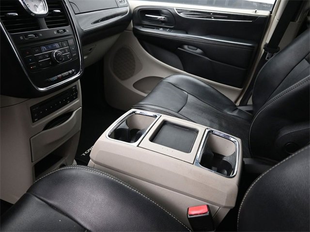 Used 2011 Chrysler Town & Country Touring-L w/ Entertainment Group #2 image 19