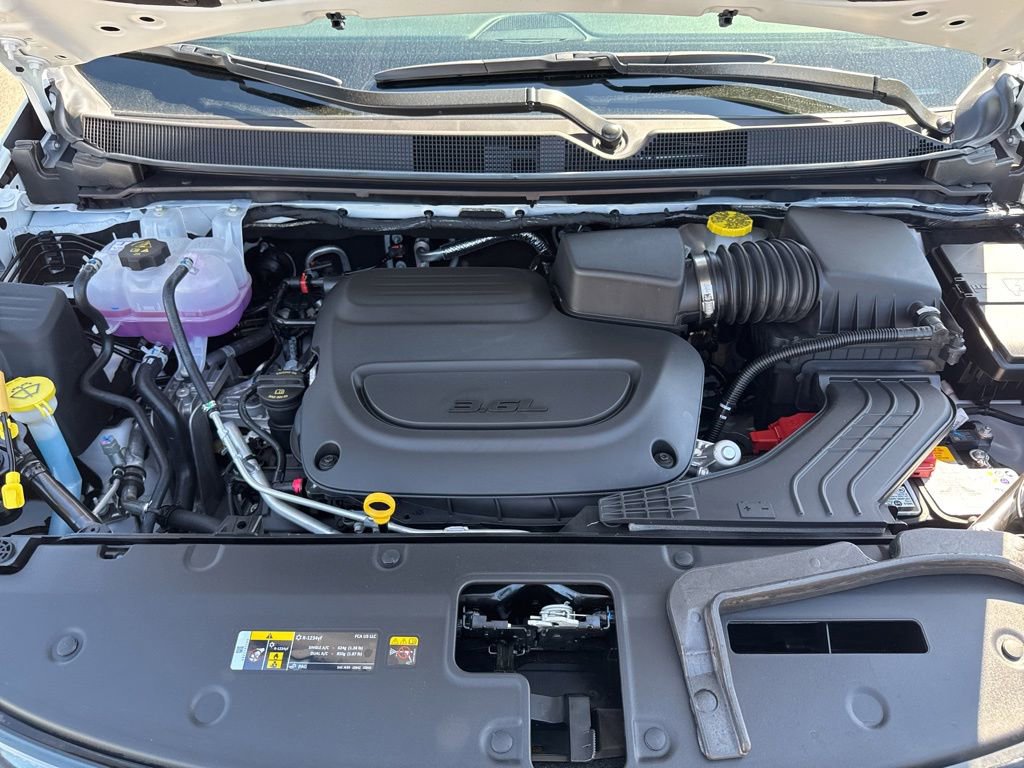 New 2027 Chrysler Pacifica Select FWD image 24