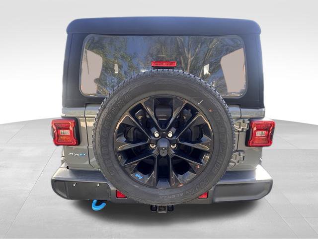 Used 2022 Jeep Wrangler Unlimited Sahara w/ Cold Weather Group AWD/4WD image 5