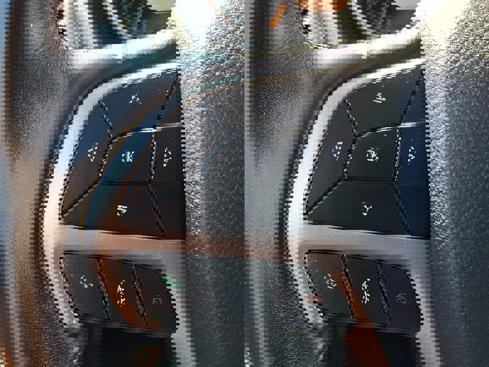 Used 2020 Jeep Grand Cherokee Limited w/ Luxury Group II image 23