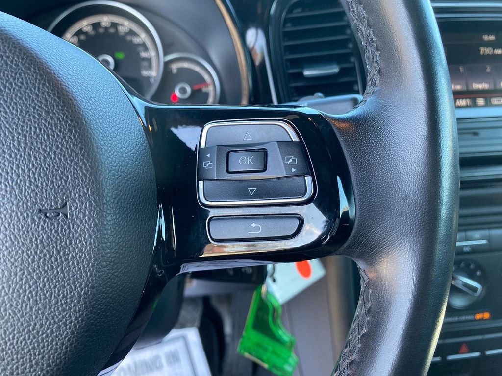 Used 2019 Volkswagen Beetle 2.0T SE image 17