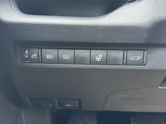 Used 2025 Toyota RAV4 XLE image 30