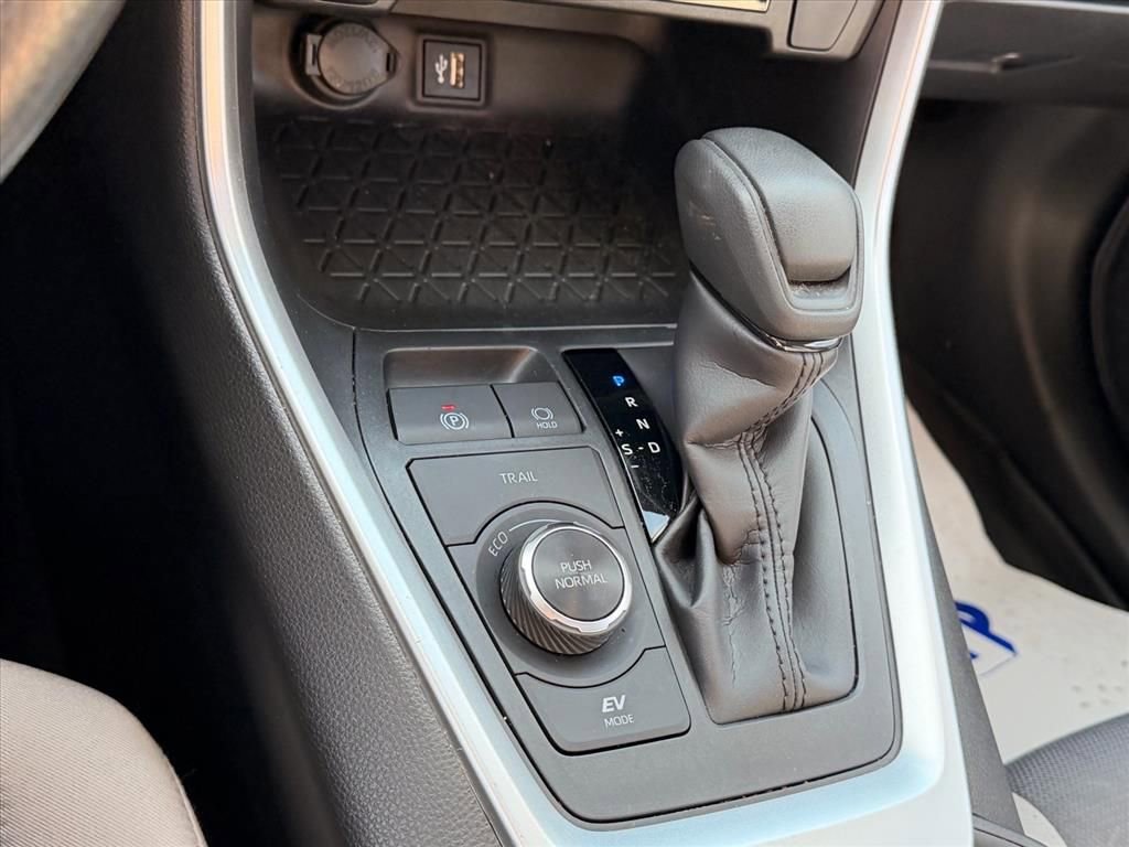 Used 2023 Toyota RAV4 XLE w/ Convenience Package image 23