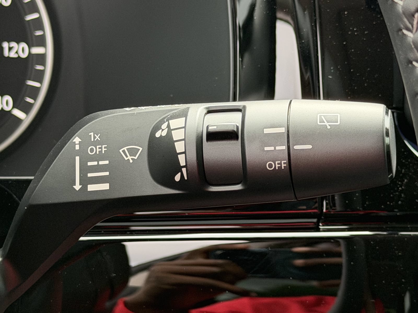 New 2026 Nissan Pathfinder SV w/ SV Premium Package FWD image 13