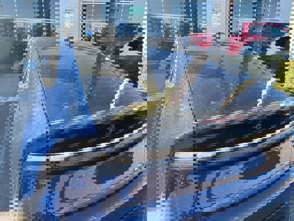 Used 2025 Toyota Prius Plug-In Hybrid w/ Limited Premium Package image 6