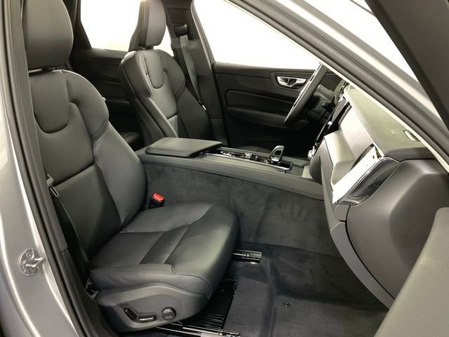 New 2025 Volvo XC60 B5 Core w/ Protection Package Premier image 38
