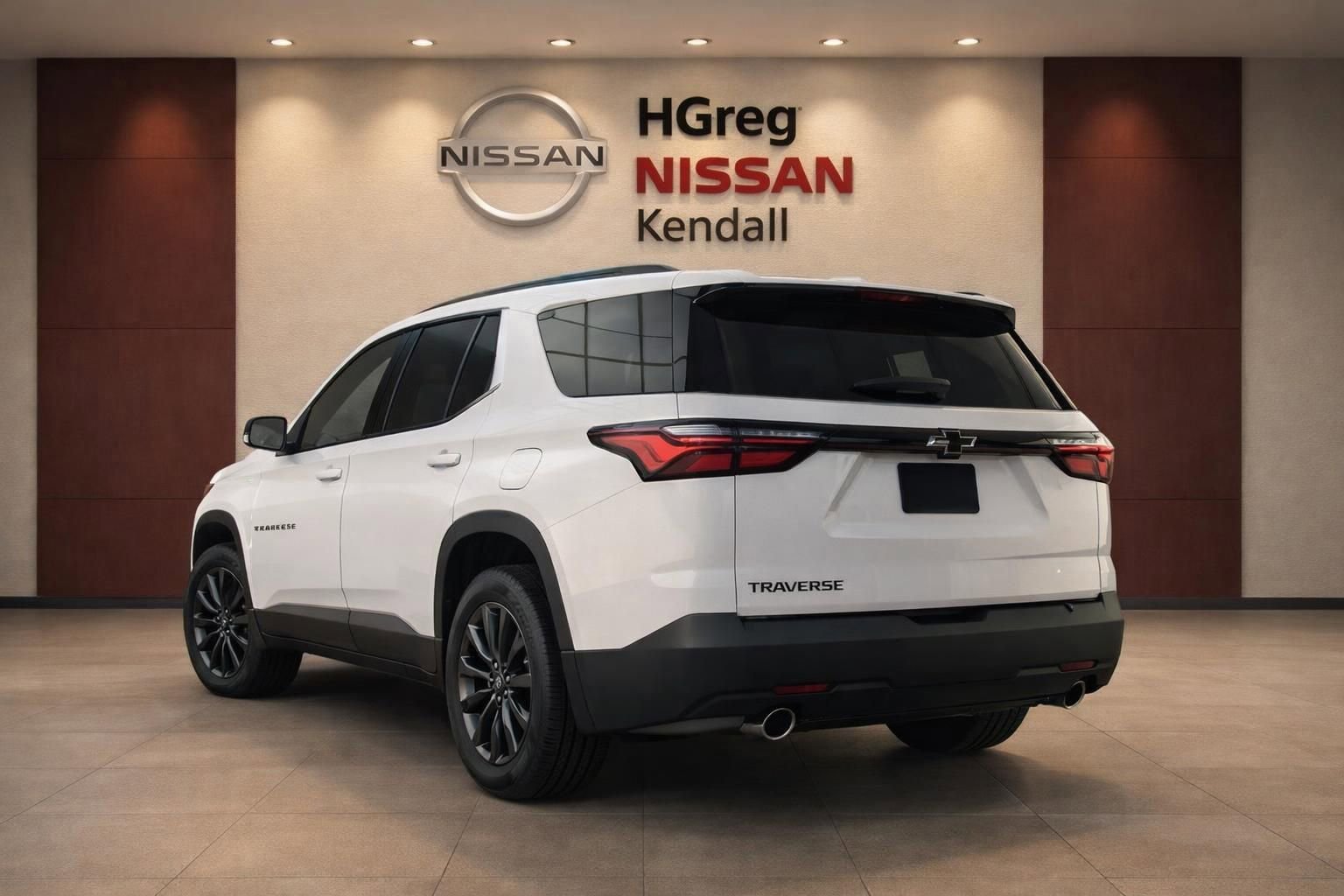 Used 2024 Chevrolet Traverse RS image 2