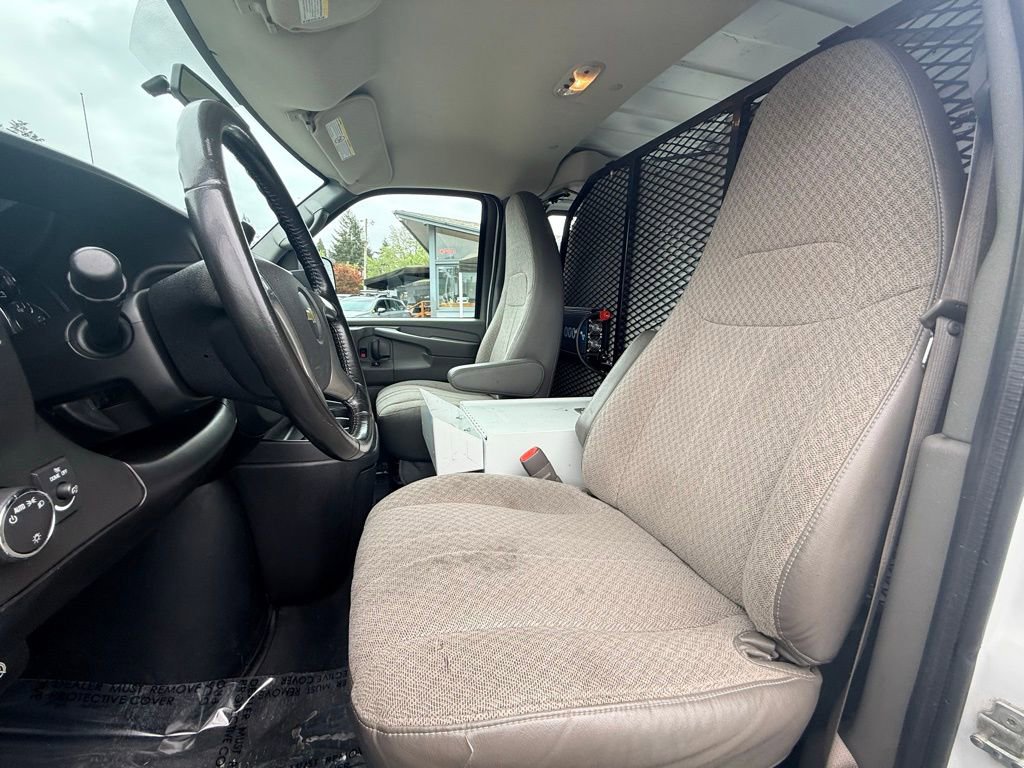 Used 2014 Chevrolet Express 3500 RWD image 12