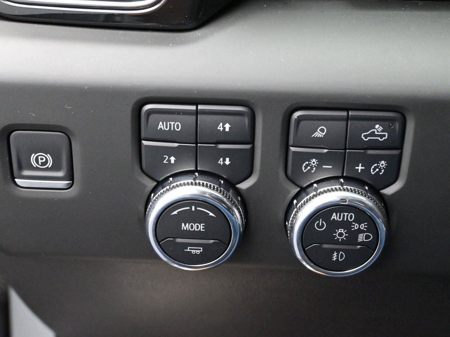 Used 2025 GMC Sierra 1500 AT4 w/ AT4 Premium Package image 21