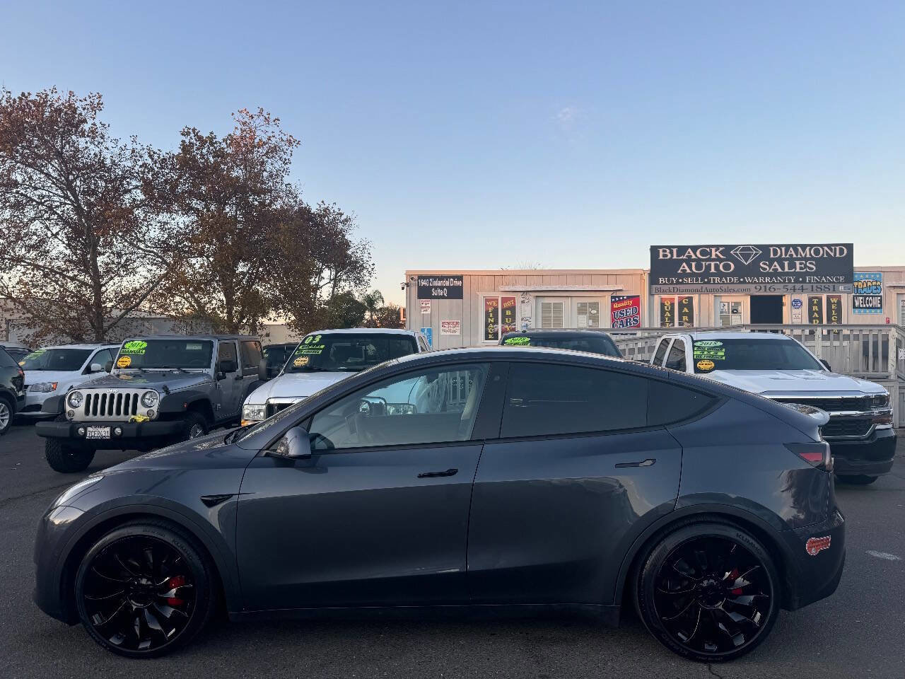 Used 2020 Tesla Model Y Long Range image 3