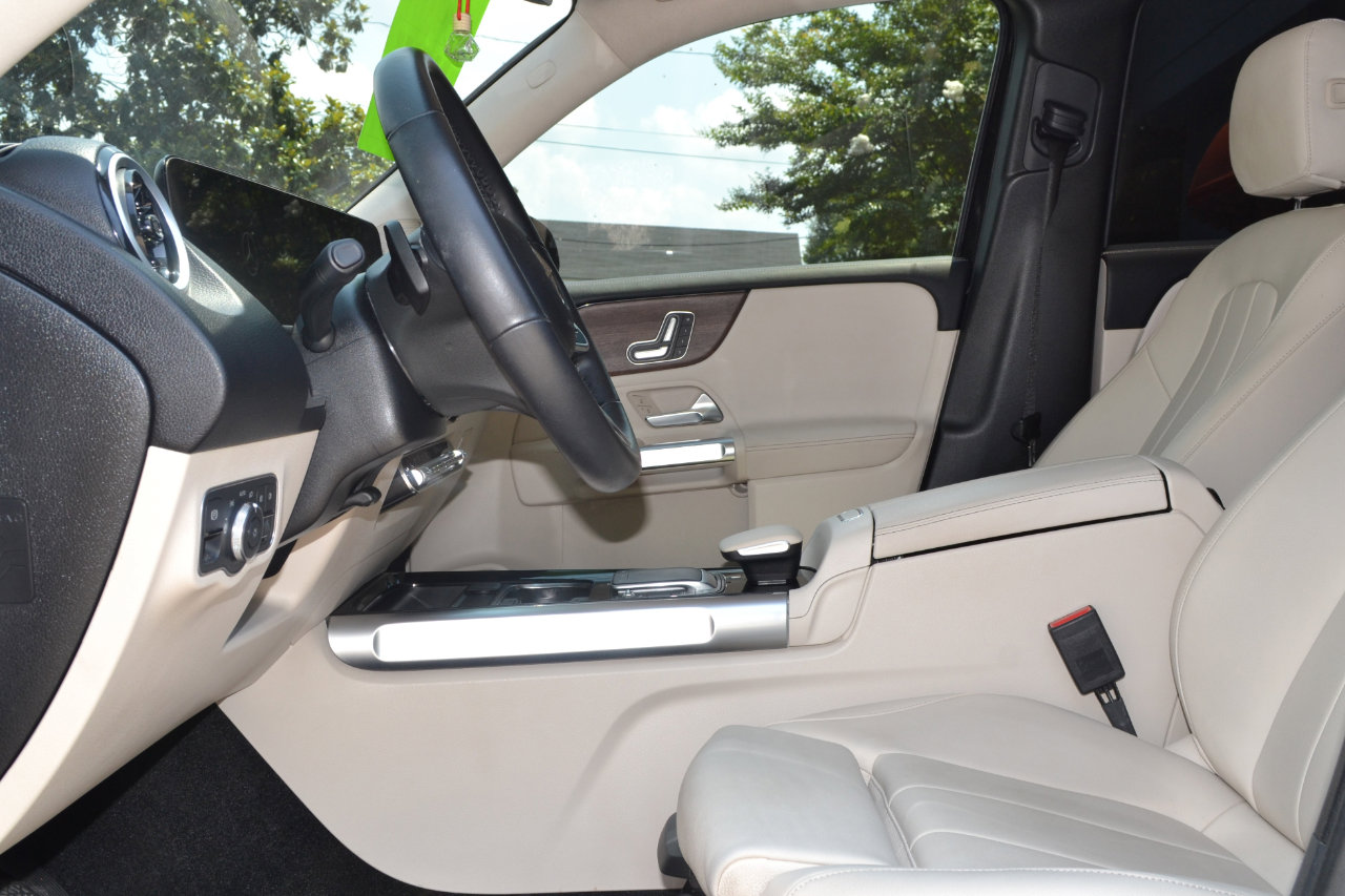 Used 2023 Mercedes-Benz GLB 250 image 33