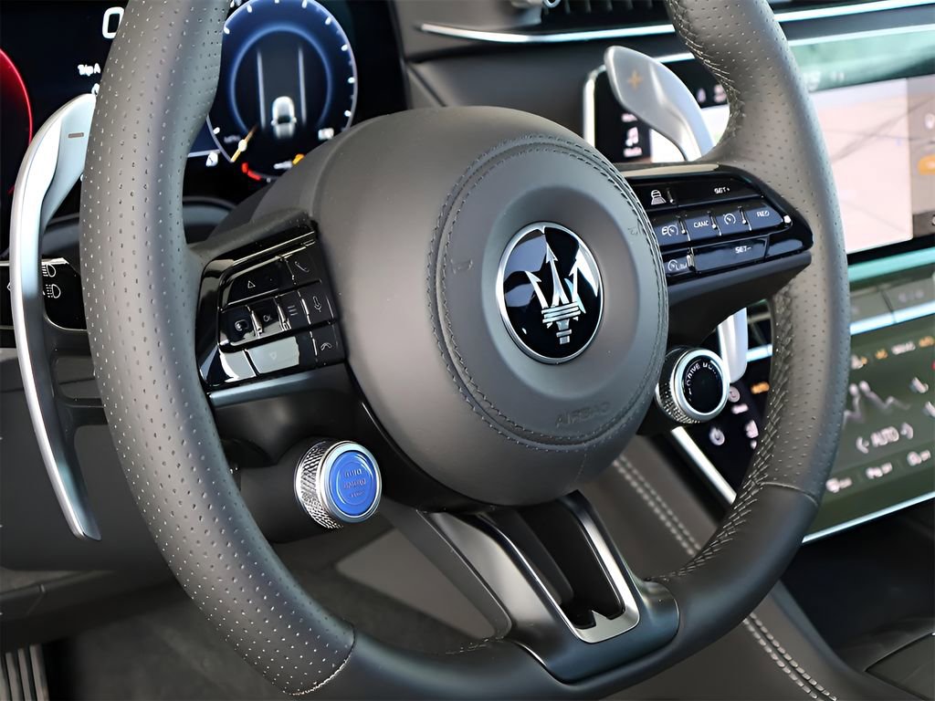 Used 2025 Maserati Grecale Modena image 20