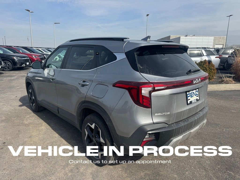 Used 2025 Kia Seltos EX image 5