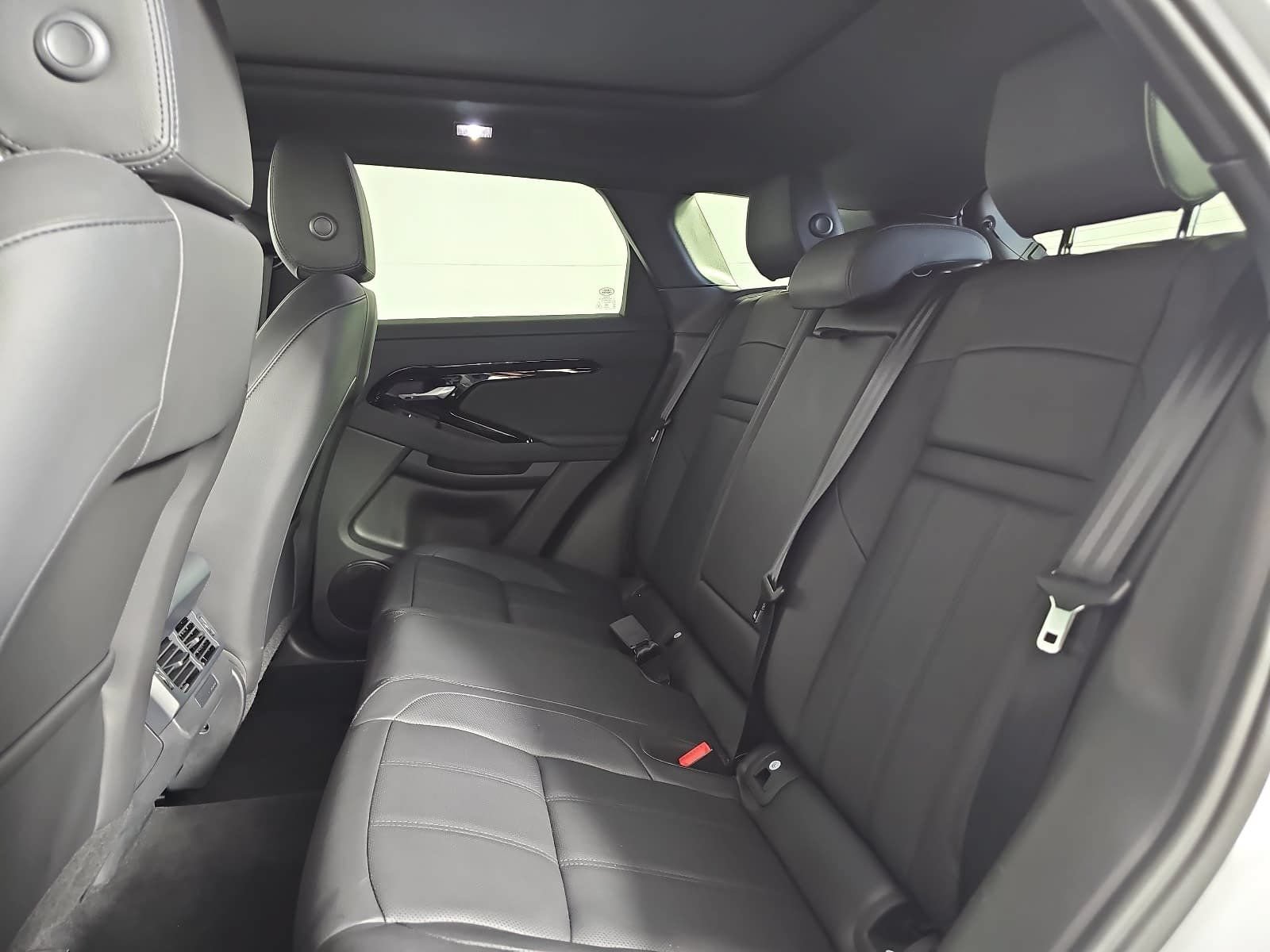 Used 2024 Land Rover Range Rover Evoque S AWD/4WD image 14