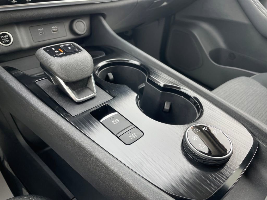 Used 2023 Nissan Rogue SV image 20