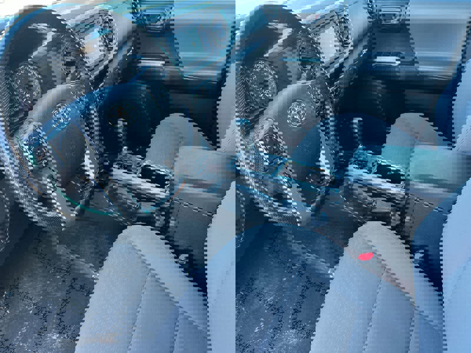 Used 2016 Toyota Tacoma SR5 w/ SR5 Appearance Package (SN) image 12