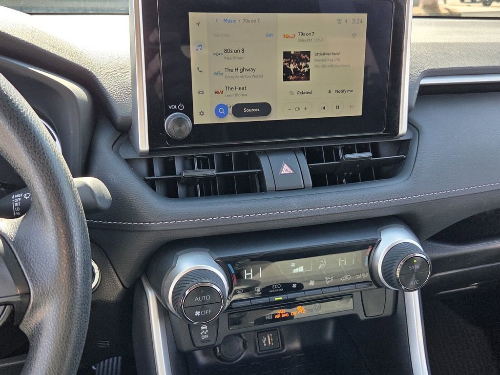 Used 2025 Toyota RAV4 XLE image 16