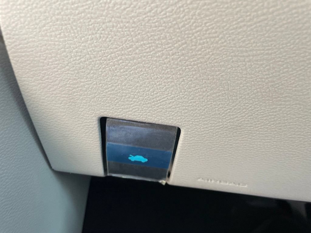 Used 2022 Chrysler Pacifica Touring-L FWD image 12