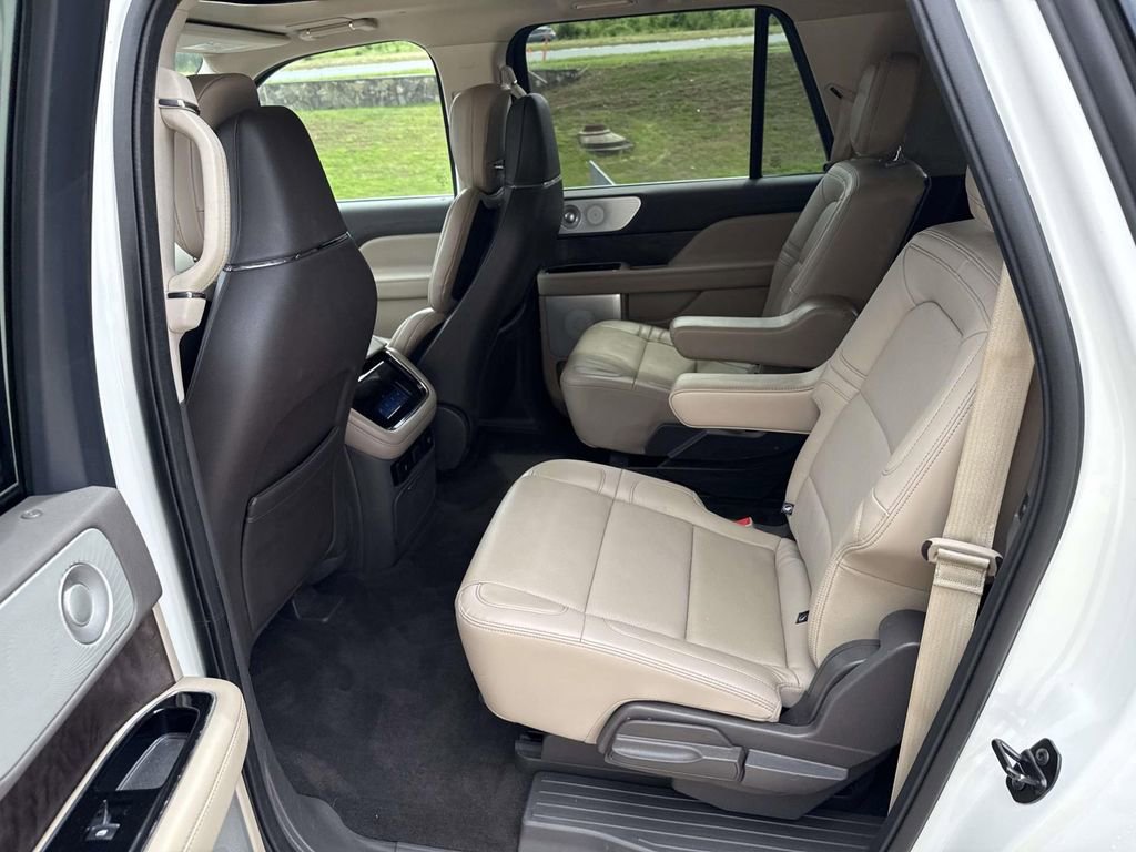 Used 2022 Lincoln Navigator L Reserve AWD/4WD image 10
