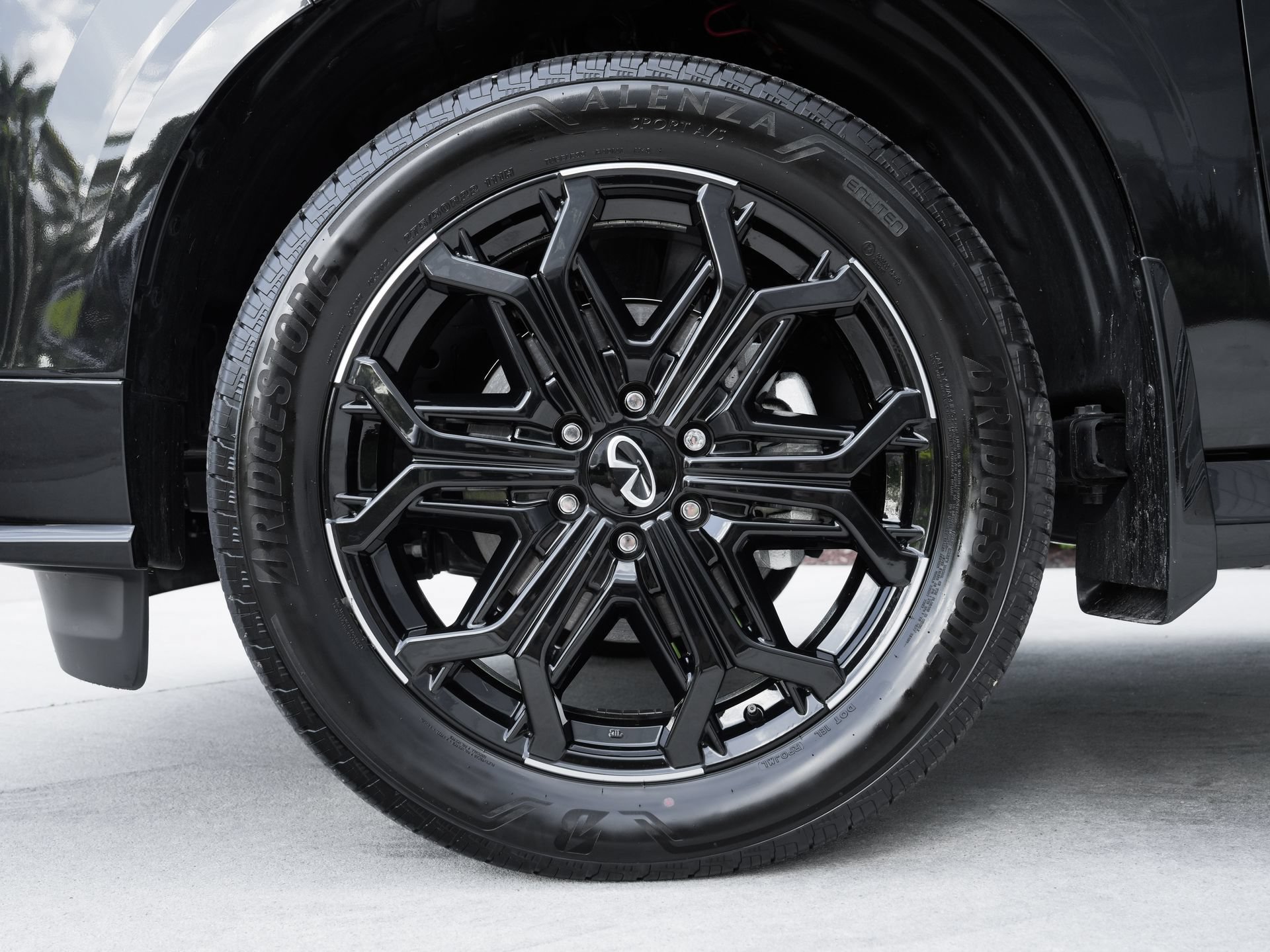 Certified 2026 INFINITI QX80 4WD w/ Sport Exterior Package image 29