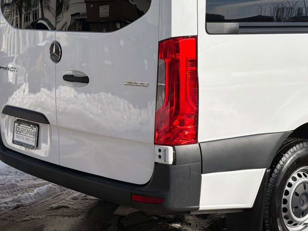Used 2024 Mercedes-Benz Sprinter 2500 image 7