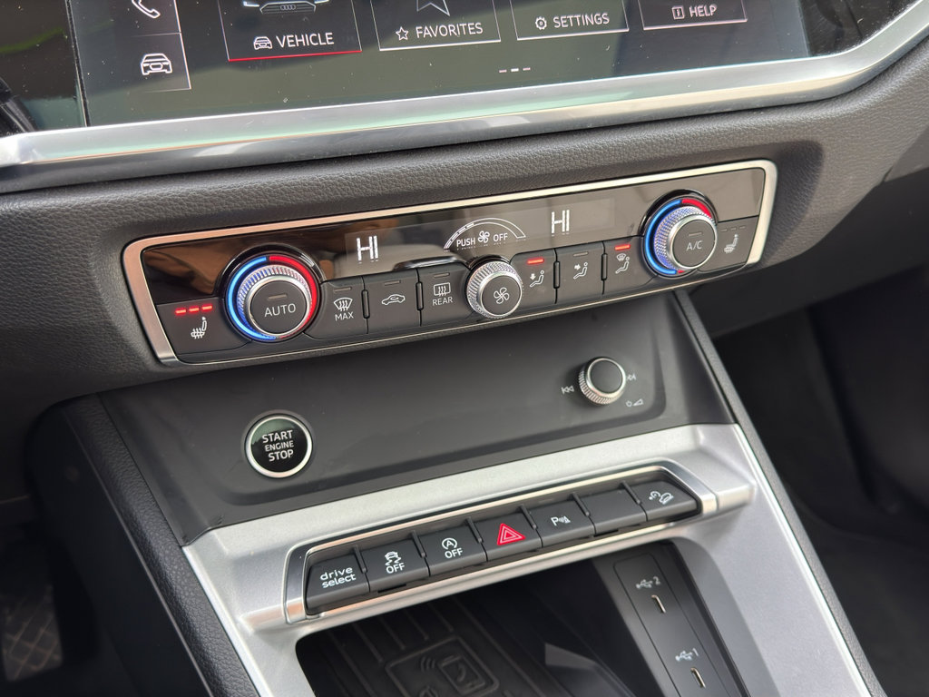 Used 2024 Audi Q3 2.0T Premium image 23