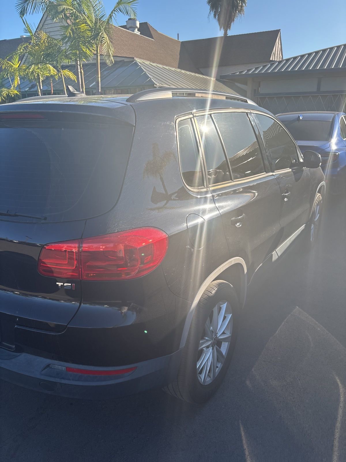 Used 2017 Volkswagen Tiguan Limited w/ Premium Package image 4