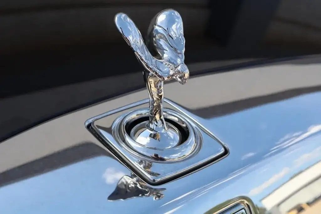 Used 2024 Rolls-Royce Phantom Sedan w/ The Phantom Package RWD image 25