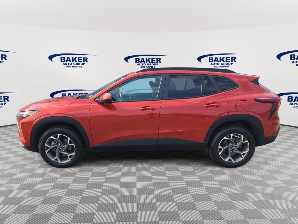 Used 2024 Chevrolet Trax LT w/ Driver Confidence Package FWD image 7