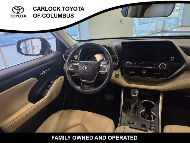 Used 2023 Toyota Highlander XLE FWD image 17