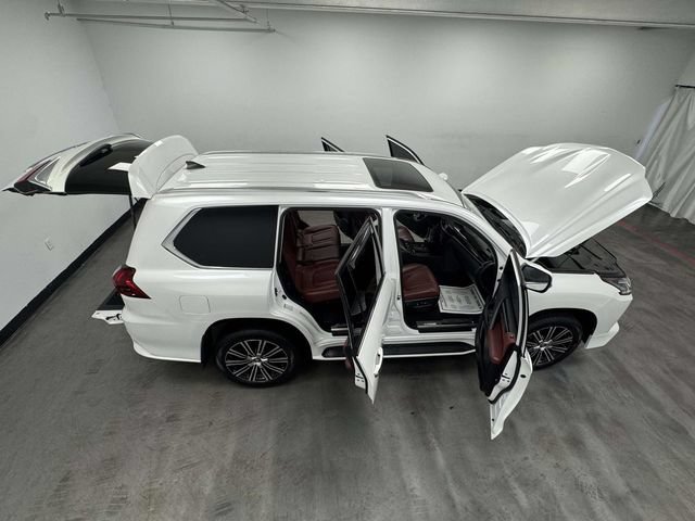 Used 2019 Lexus LX 570 4WD w/ Luxury Package image 15