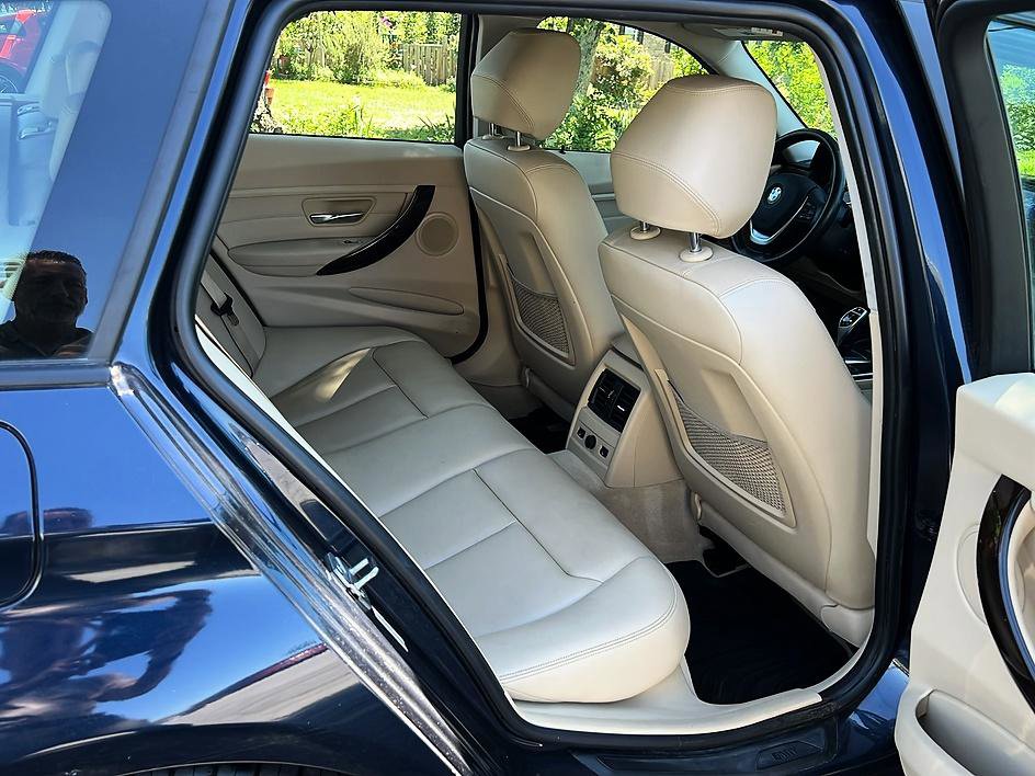 Used 2014 BMW 328i xDrive Wagon AWD/4WD image 32