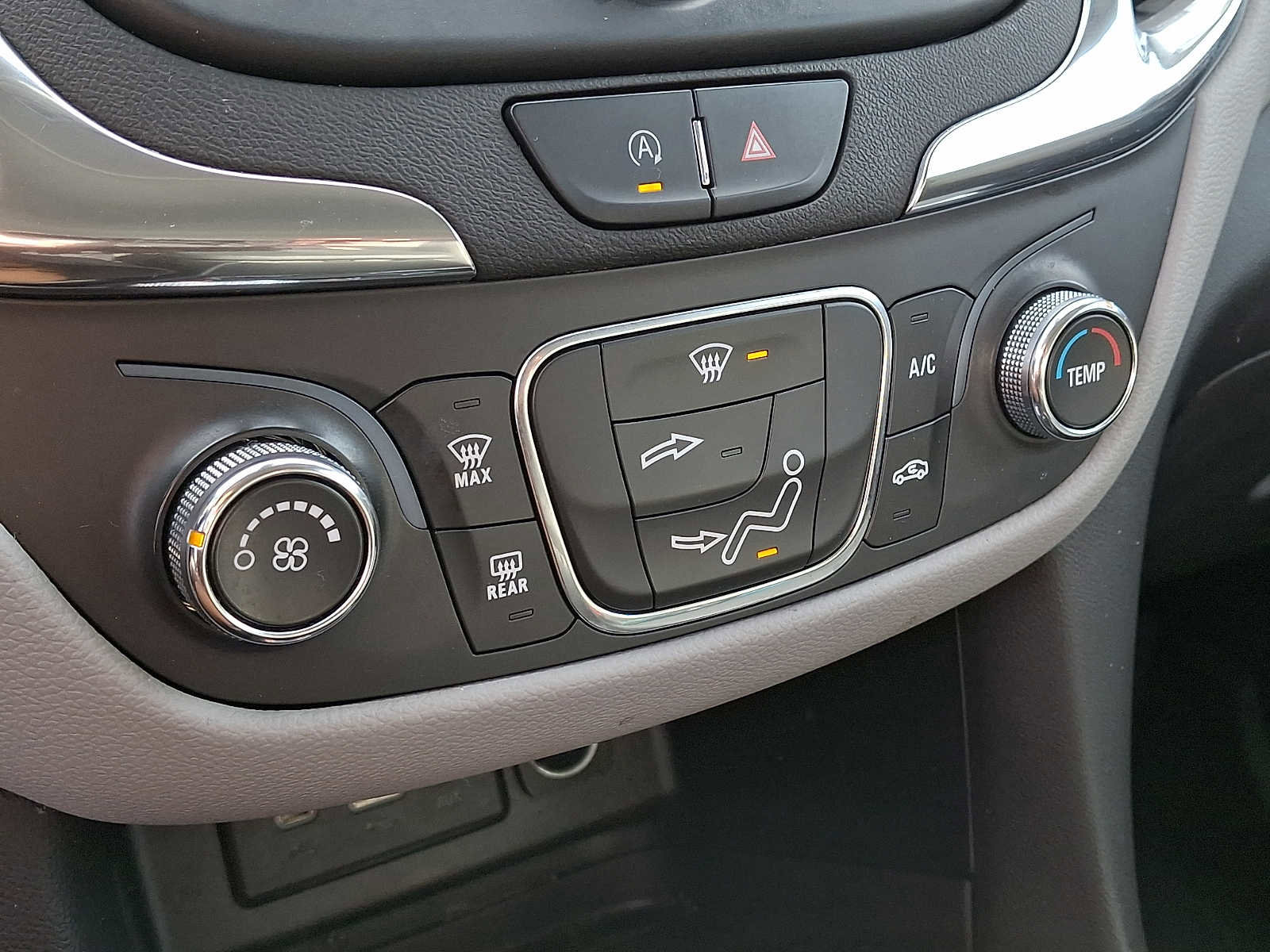 Used 2022 Chevrolet Equinox LS w/ LPO, Floor Liner Package image 15