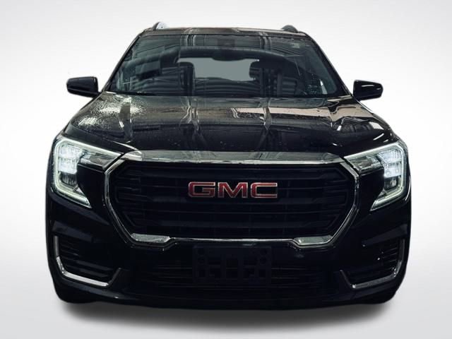 Used 2022 GMC Terrain SLE w/ Driver Convenience Package image 2