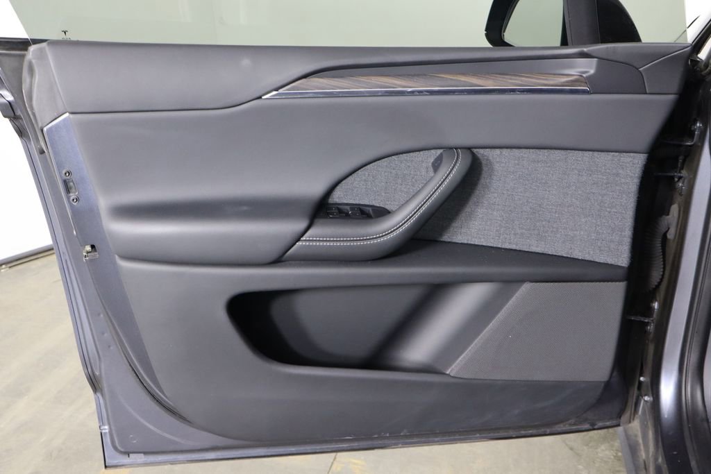Used 2023 Tesla Model X image 18