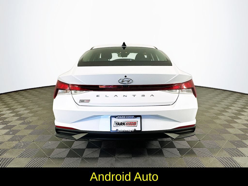 Used 2022 Hyundai Elantra SEL w/ Cargo Package FWD image 9